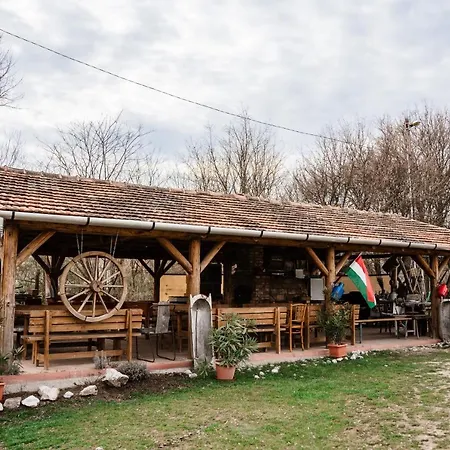 Boldizsar Lovas Haz Apartment Cserepfalu Exterior photo